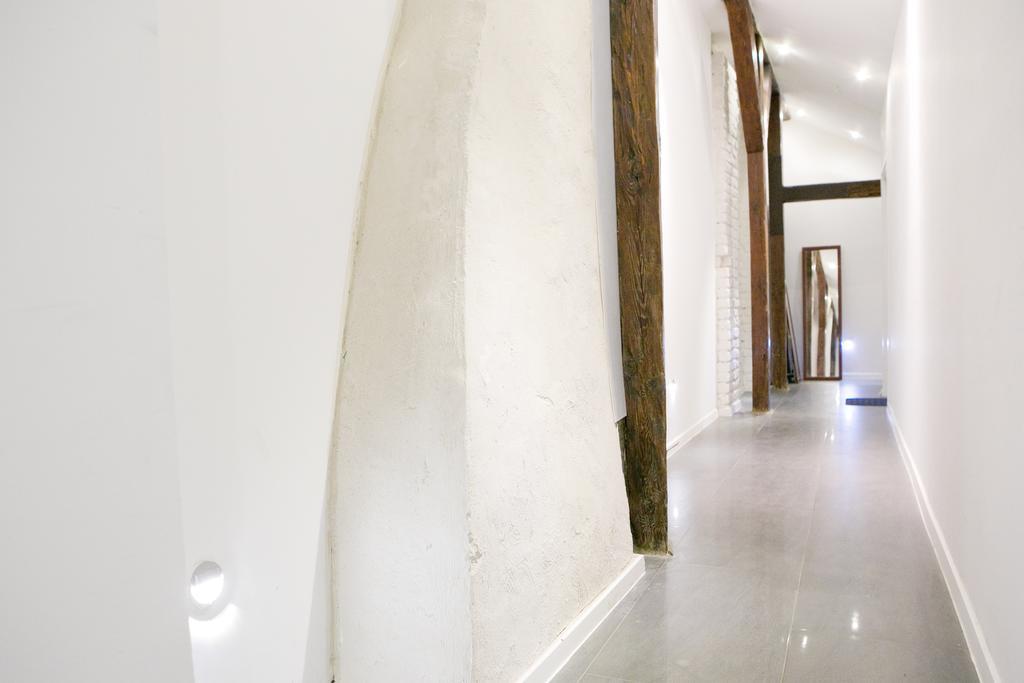 Apartamenty Hoza Attic Studio Varsó Szoba fotó